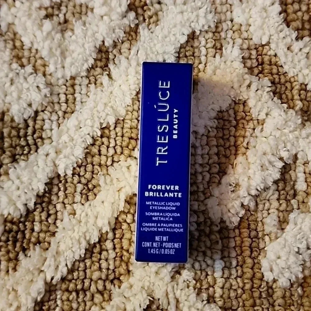 Tresluce Beauty. Liquid Metallic Eyeshadow